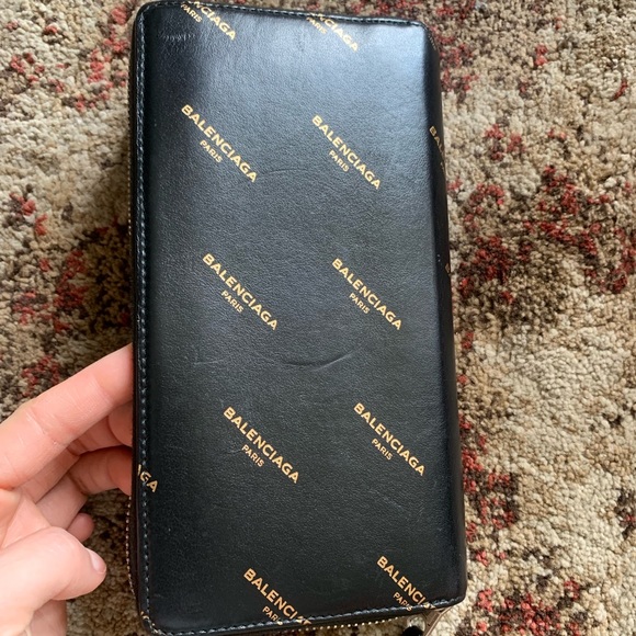 Balenciaga All Over Logo Wallet for Women in Black - Picture 2 of 8
